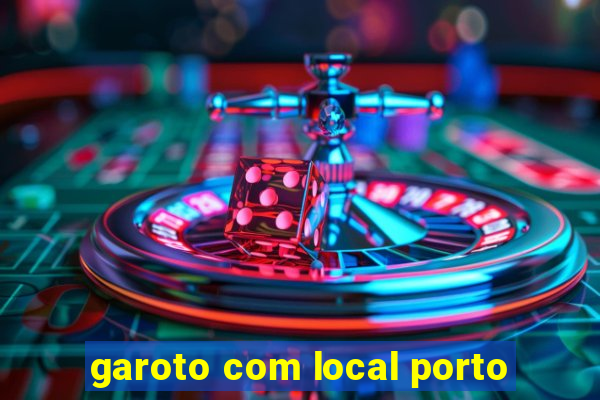 garoto com local porto